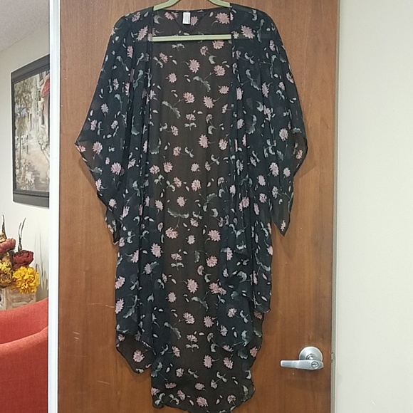 LC Lauren Conrad Tops - Lauren Conrad Kimono